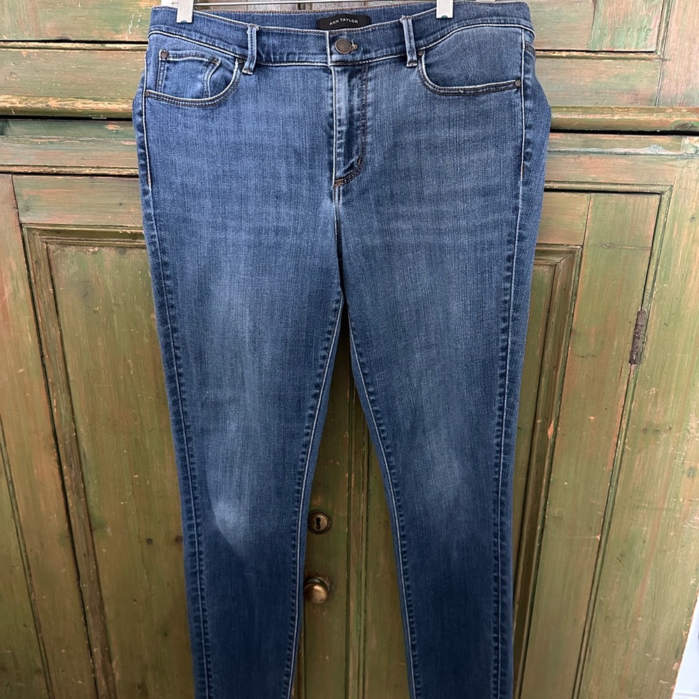 Ann Taylor women’s Blue Jeans
